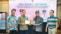 Walikota Jambi bersama Walikota Pekanbaru usai diskusi mengenai tata kelola persampahan [TanyaFakta.co/Ist]