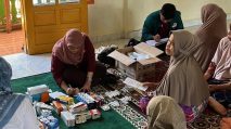 Mahasiswa Berdampak 2026, UNJA ketika mendampingi masyarakat Batu Busuk. [Dok.Humas UNJA]